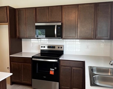 3016 Upton Street - Photo Thumbnail 6