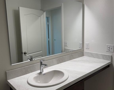 3016 Upton Street - Photo Thumbnail 31