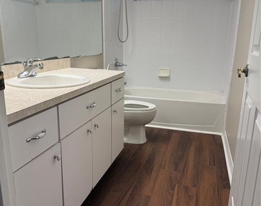 10654 Nw 9th Road - Photo Thumbnail 4