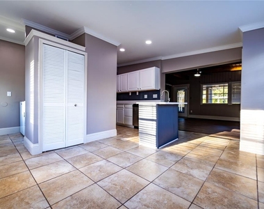 2026 Sunset Lane - Photo Thumbnail 11