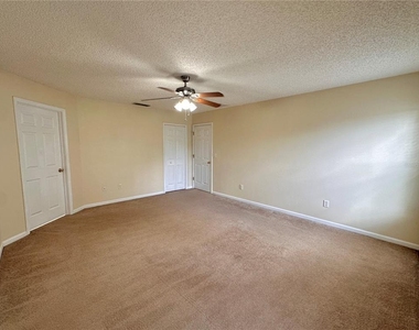 89 Berkshire Lane - Photo Thumbnail 14