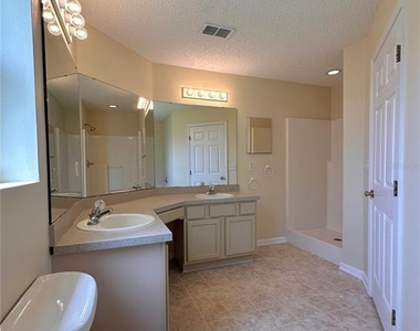 89 Berkshire Lane - Photo Thumbnail 18