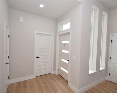 18 Wood Amber Lane - Photo Thumbnail 2
