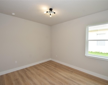 18 Wood Amber Lane - Photo Thumbnail 10