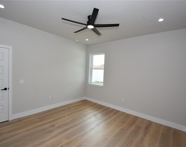 18 Wood Amber Lane - Photo Thumbnail 23