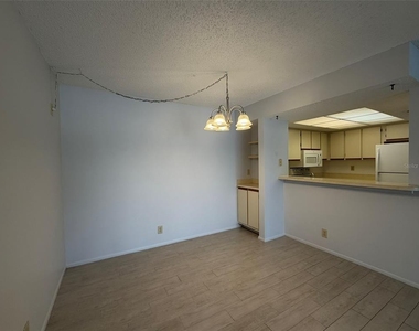 19505 Quesada Avenue - Photo Thumbnail 4