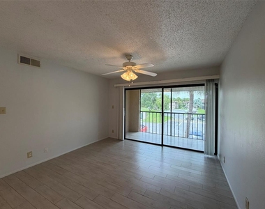 19505 Quesada Avenue - Photo Thumbnail 5