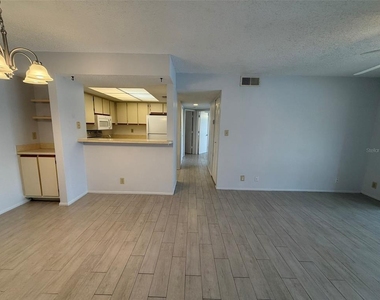 19505 Quesada Avenue - Photo Thumbnail 3