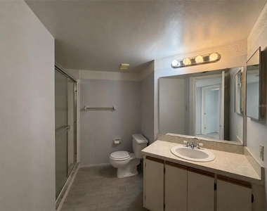 19505 Quesada Avenue - Photo Thumbnail 18