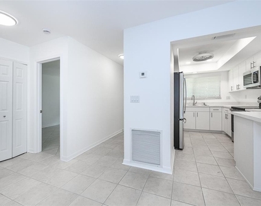 1001 W Marion Avenue - Photo Thumbnail 11