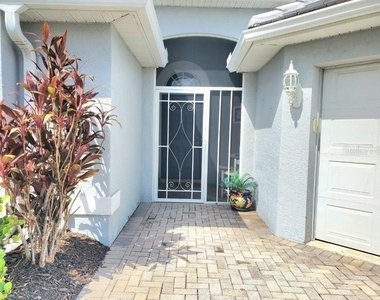 417 Islamorada Boulevard - Photo Thumbnail 2