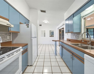 1326 Birchcrest Boulevard - Photo Thumbnail 10