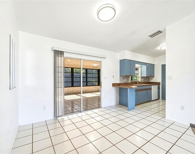1326 Birchcrest Boulevard - Photo Thumbnail 7
