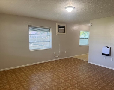5005 19th Street W - Photo Thumbnail 1