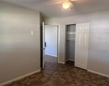5005 19th Street W - Photo Thumbnail 7