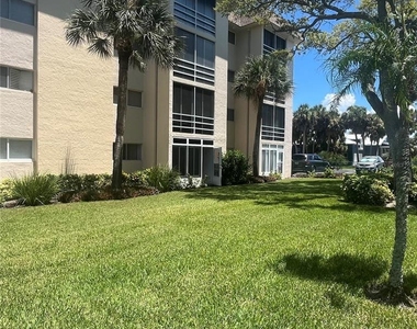 995 Laguna Drive - Photo Thumbnail 34