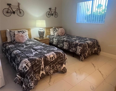 995 Laguna Drive - Photo Thumbnail 22