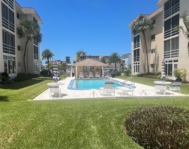 995 Laguna Drive - Photo Thumbnail 33