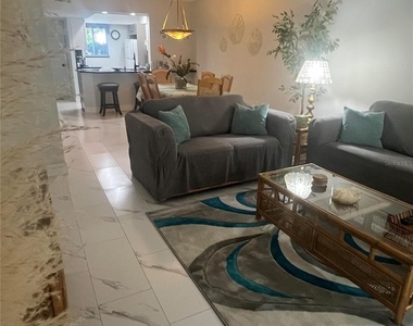 995 Laguna Drive - Photo Thumbnail 14