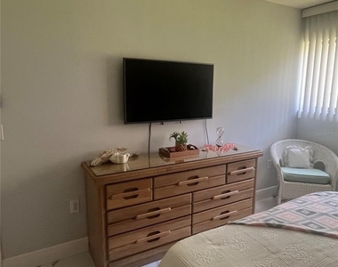 995 Laguna Drive - Photo Thumbnail 37