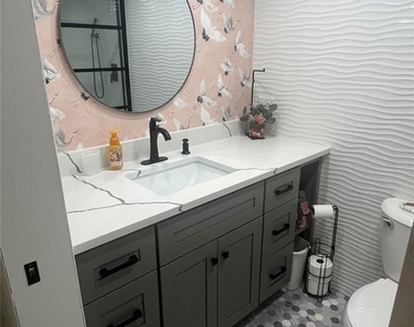 995 Laguna Drive - Photo Thumbnail 9