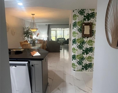 995 Laguna Drive - Photo Thumbnail 26