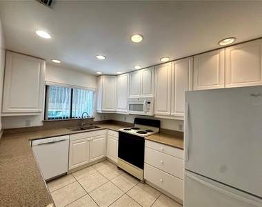 5207 Willow Links - Photo Thumbnail 6