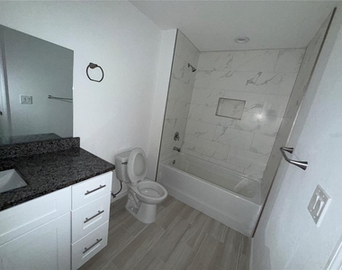 2408 Van Leer Avenue - Photo Thumbnail 15