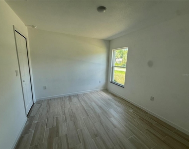 2408 Van Leer Avenue - Photo Thumbnail 13