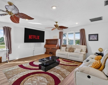 2407 Palma Sola Boulevard - Photo Thumbnail 2