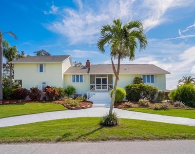 2407 Palma Sola Boulevard - Photo Thumbnail 1