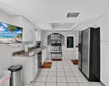2407 Palma Sola Boulevard - Photo Thumbnail 11