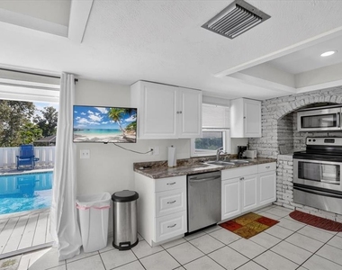 2407 Palma Sola Boulevard - Photo Thumbnail 10