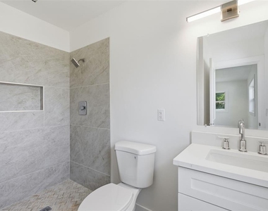 5200 26th Avenue N - Photo Thumbnail 12