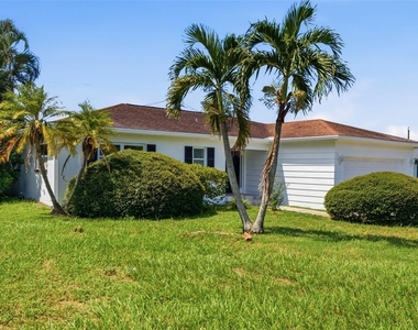 5200 26th Avenue N - Photo Thumbnail 1