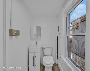 629 R Beech Street - Photo Thumbnail 8