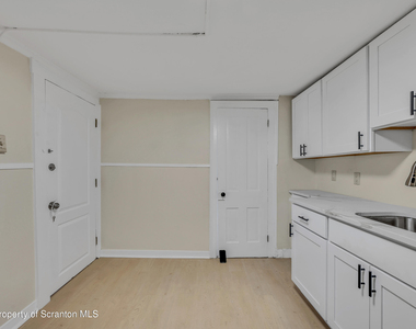 629 R Beech Street - Photo Thumbnail 3