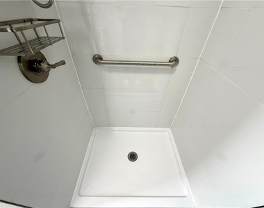 700 Wolf Avenue - Photo Thumbnail 12