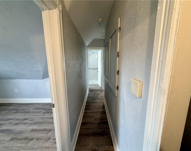 700 Wolf Avenue - Photo Thumbnail 6