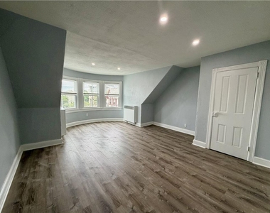 700 Wolf Avenue - Photo Thumbnail 24