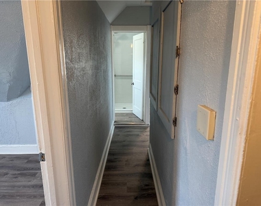 700 Wolf Avenue - Photo Thumbnail 8
