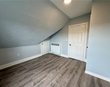 700 Wolf Avenue - Photo Thumbnail 5