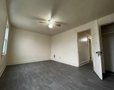 2434 Sycamore Street - Photo Thumbnail 4