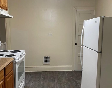 2434 Sycamore Street - Photo Thumbnail 7