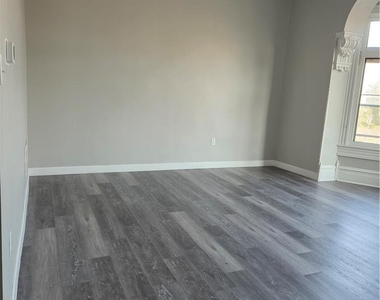 1142 W Hamilton Street - Photo Thumbnail 1