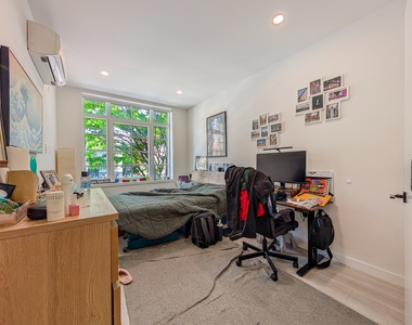 388 Vernon Avenue - Photo Thumbnail 4