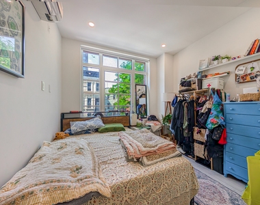 388 Vernon Avenue - Photo Thumbnail 3