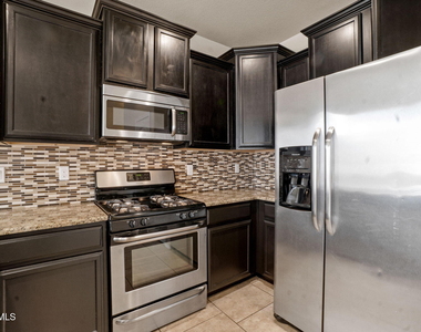 3836 Loma Cristobal - Photo Thumbnail 20