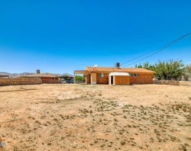 5700 Edinburg Drive - Photo Thumbnail 11