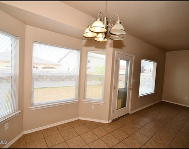 5806 Redstone Mesa Court - Photo Thumbnail 8